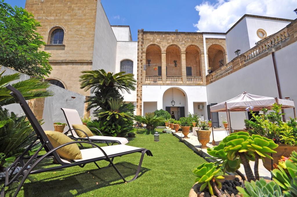 Palazzo De Donatis B&B Melissano Eksteriør billede