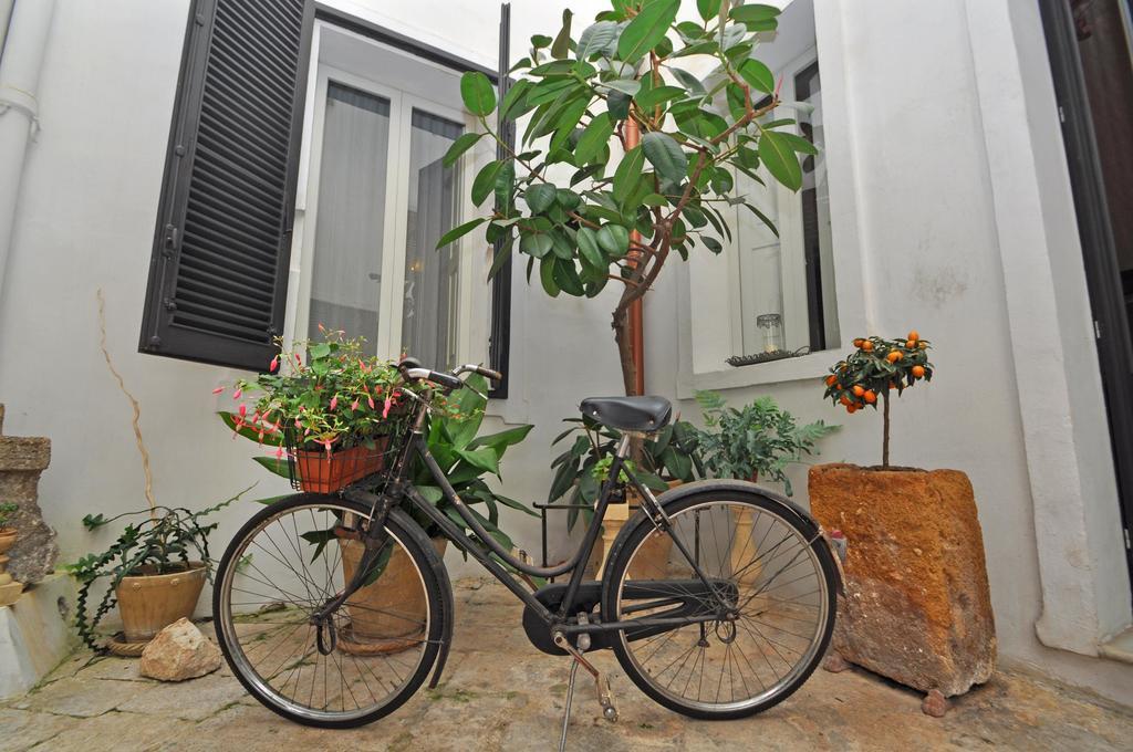 Palazzo De Donatis B&B Melissano Eksteriør billede