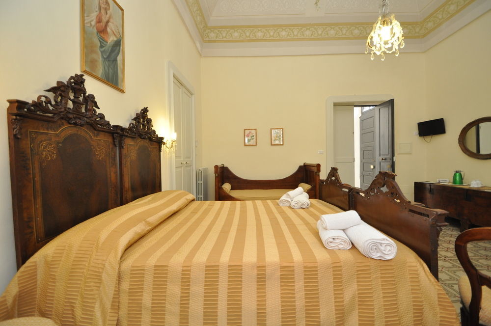 Palazzo De Donatis B&B Melissano Eksteriør billede